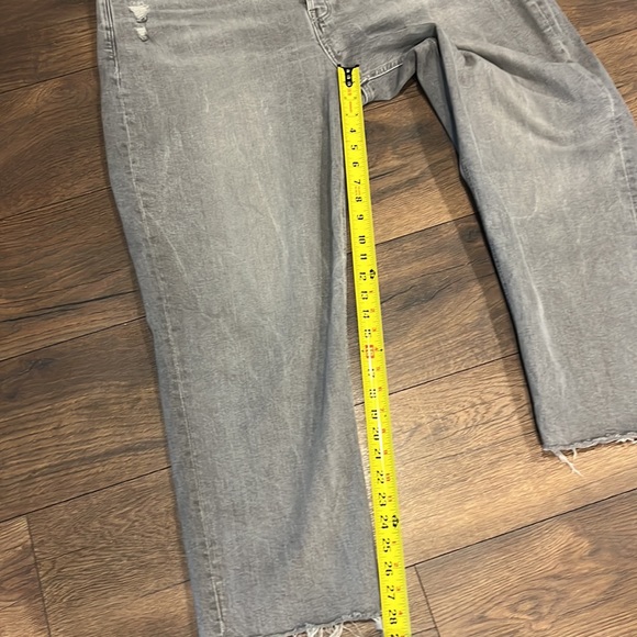 OldNavy sky-hi straight extra high rise size 18 button fly - Picture 4 of 8